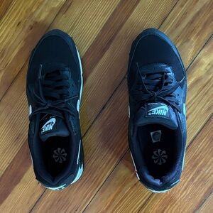 Nike Black and White air max